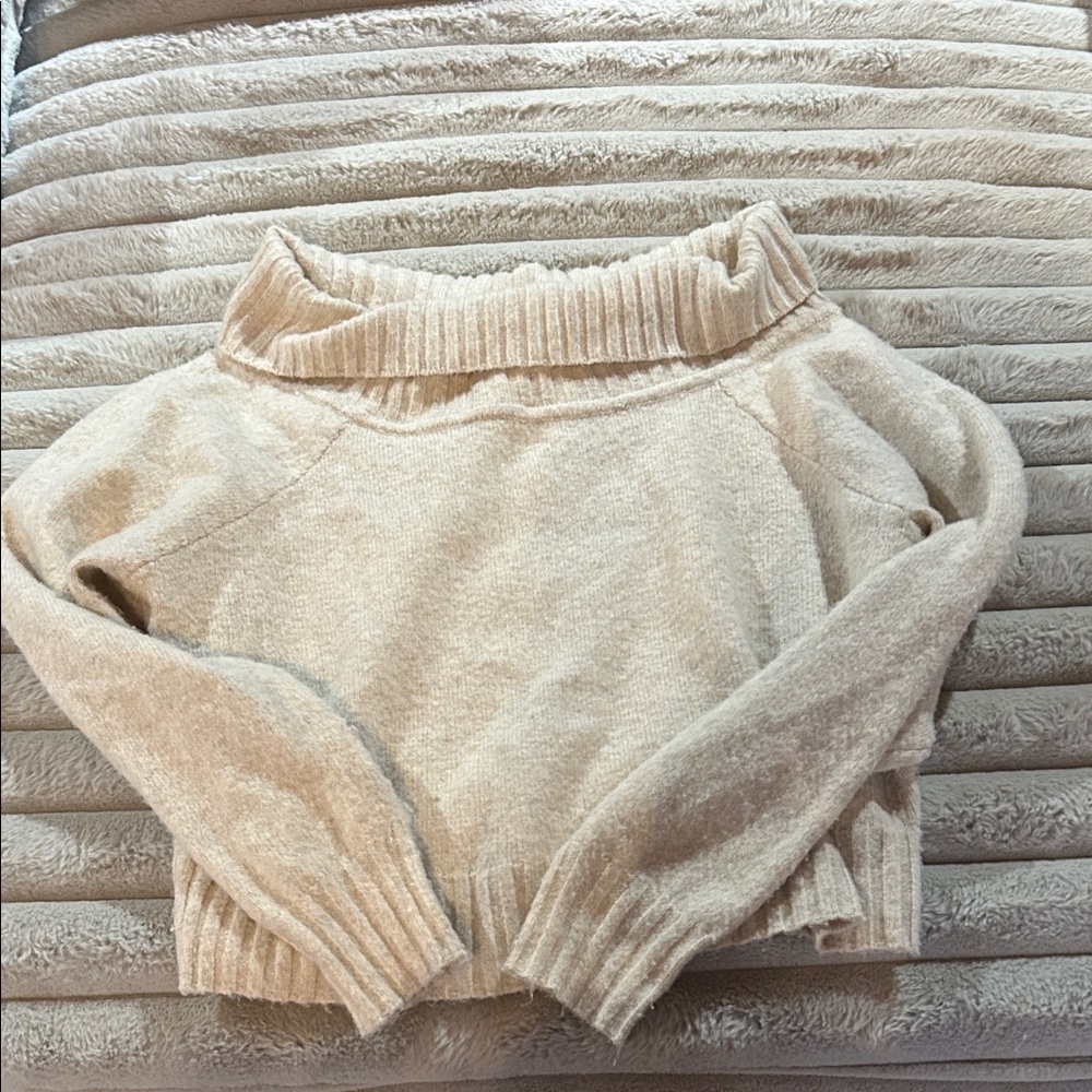Hollister Cozy Cream Sweater